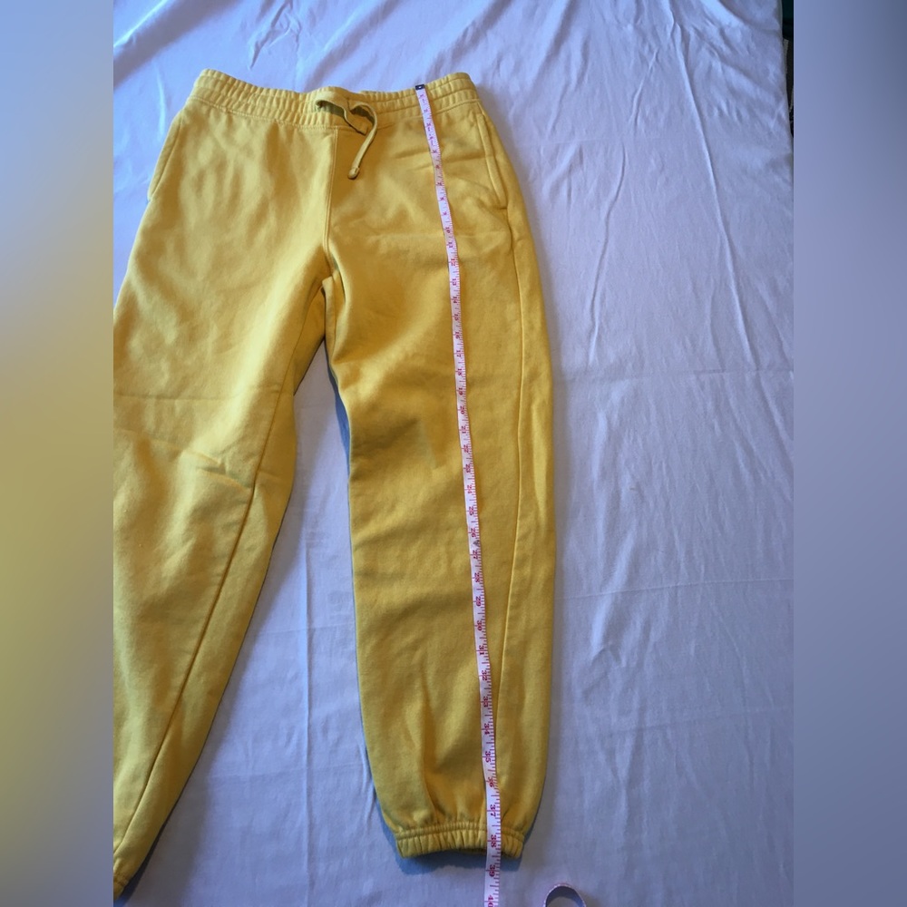 Yellow jogging pants - Picture 3 of 6